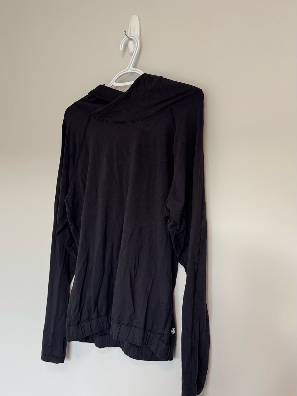 Lululemon Healthy Heart Pullover
Black Size 4